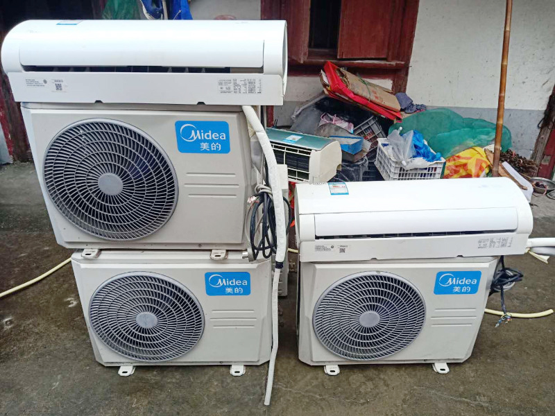 沈陽25臺二手空調已出售裝車完畢發(fā)往南京路上