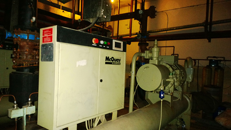 回收麥克維爾水冷單螺桿式冷水機(jī)組